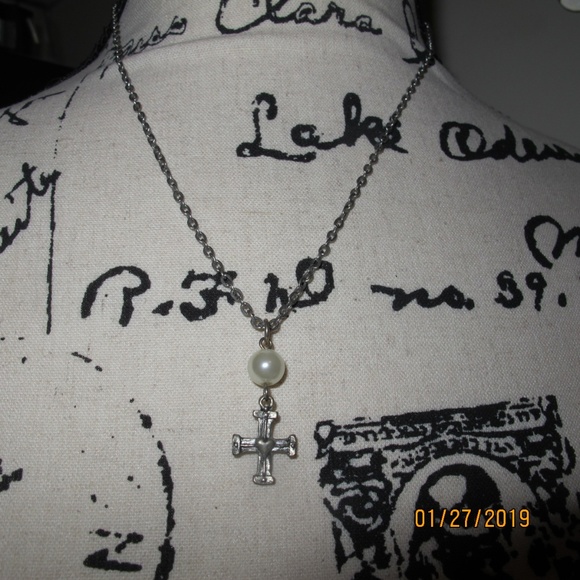 one of a kind small cross necklace - Picture 2 of 2